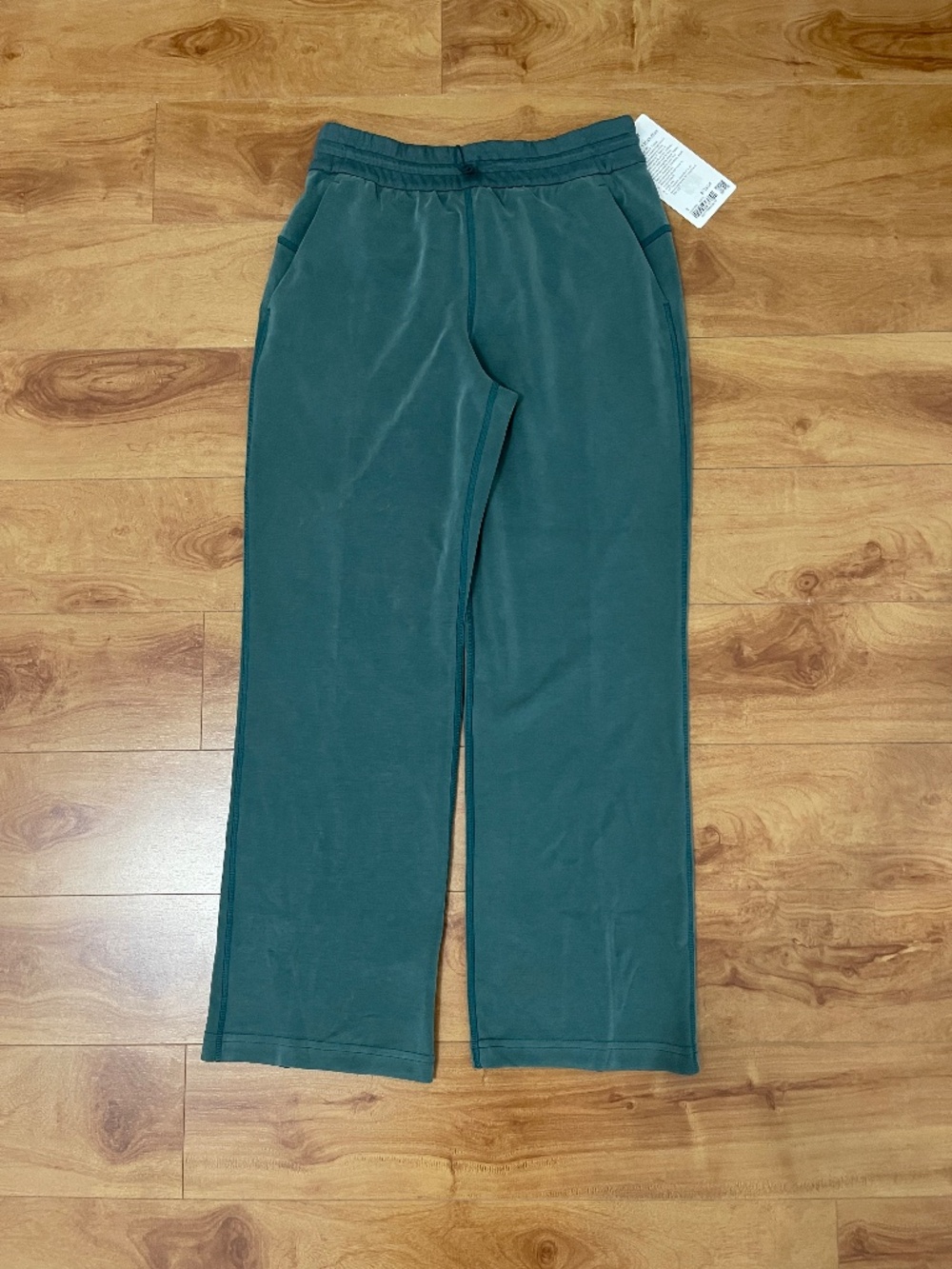 Lululemon Women Softstreme HR Pant NWT Sz 6